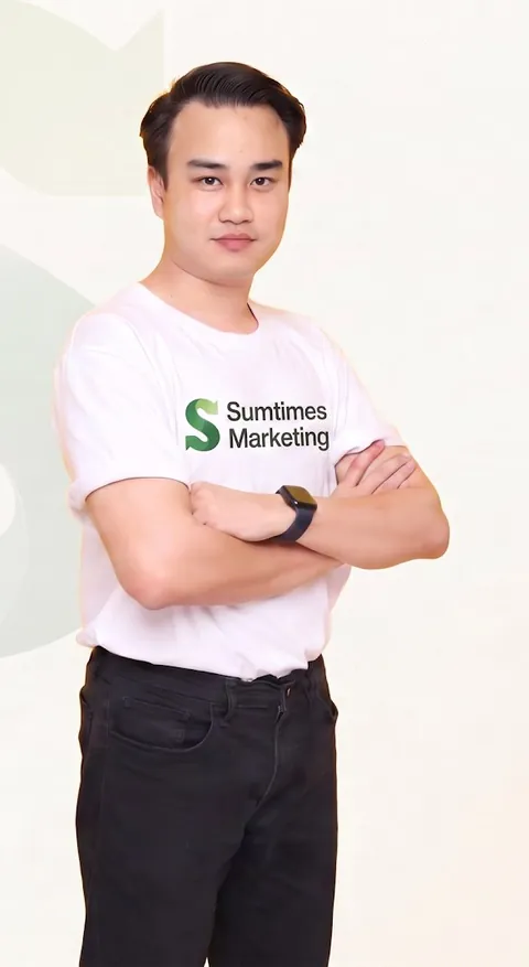 อิษฎา สอนเกตุ (บอส) Founder & Lead Marketing Strategist